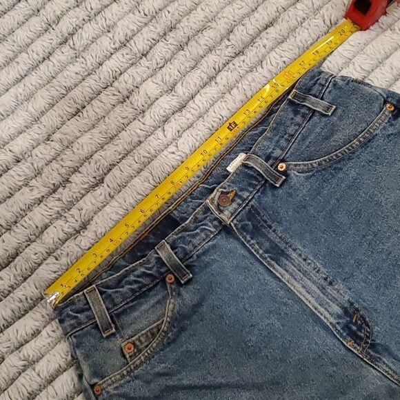 Vintage hi-waist broken in Levi's shorts - Picture 4 of 12
